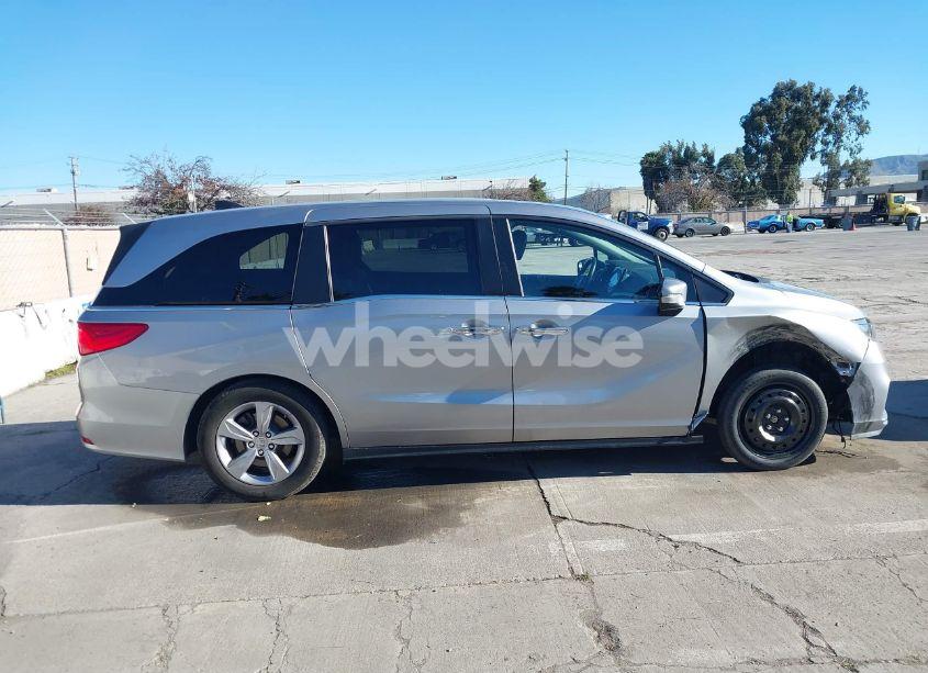 Photo 13 of 2018 Honda Odyssey EX-L (VIN 5FNRL6H76JB066008)