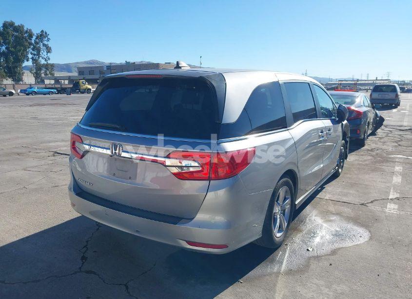 Photo 4 of 2018 Honda Odyssey EX-L (VIN 5FNRL6H76JB066008)