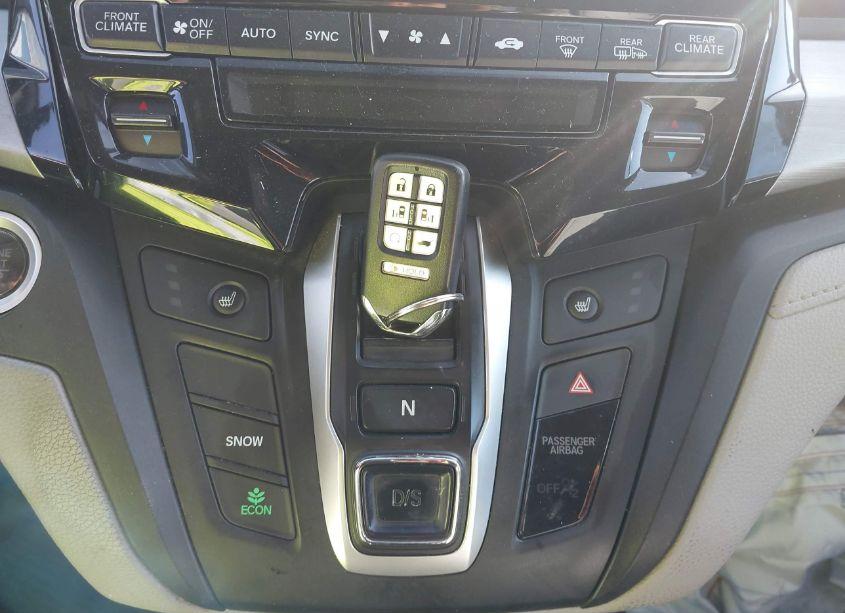 Photo 11 of 2018 Honda Odyssey EX-L (VIN 5FNRL6H76JB073105)