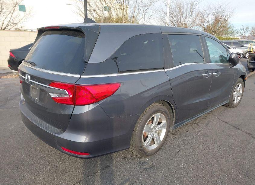 Photo 4 of 2018 Honda Odyssey EX-L (VIN 5FNRL6H76JB073105)