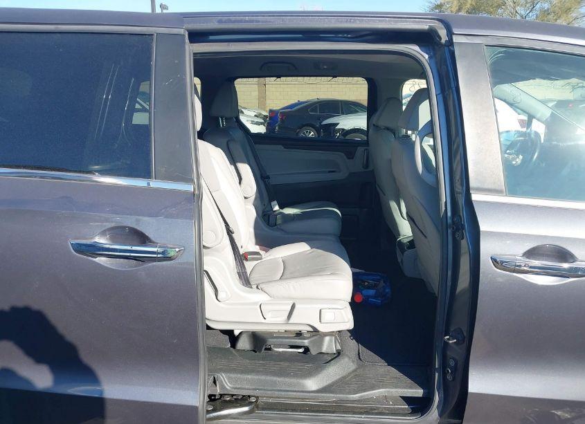 Photo 8 of 2018 Honda Odyssey EX-L (VIN 5FNRL6H76JB073105)