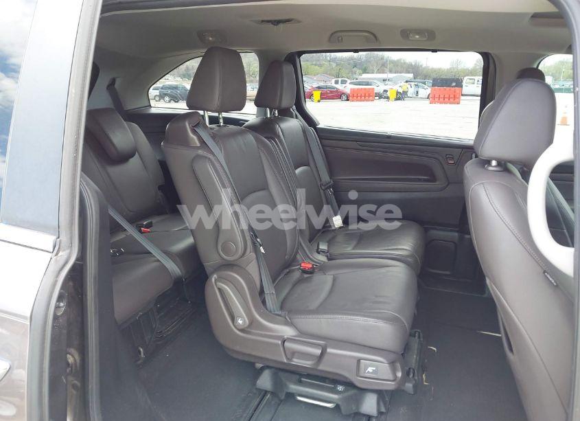 Photo 8 of 2018 Honda Odyssey EX-L (VIN 5FNRL6H76JB082421)