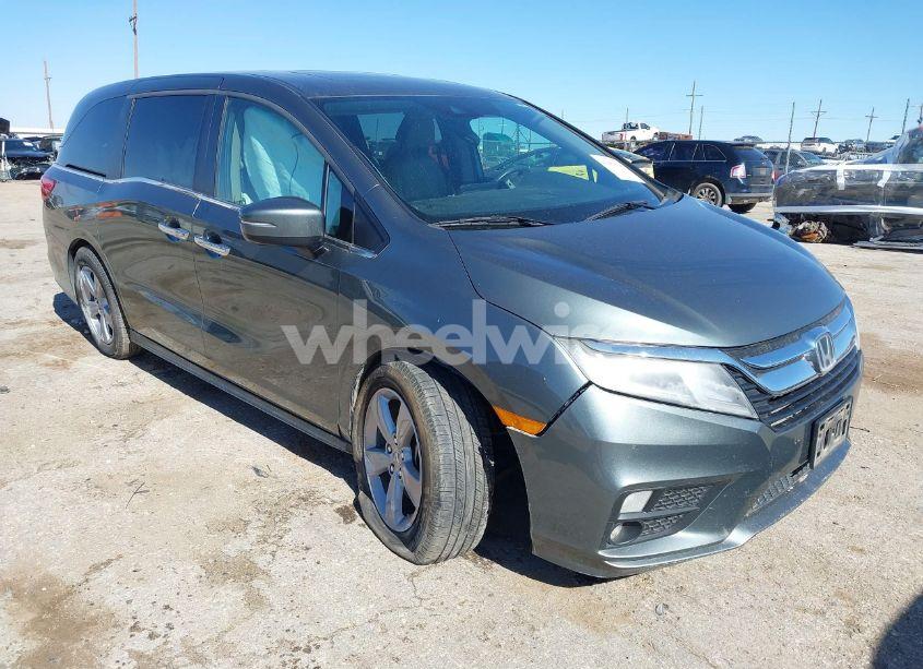 2018 Honda Odyssey EX-L (VIN 5FNRL6H76JB093581) main photo