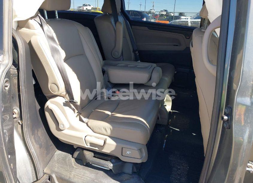 Photo 8 of 2018 Honda Odyssey EX-L (VIN 5FNRL6H76JB093581)