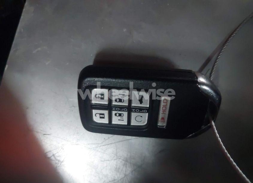 Photo 11 of 2018 Honda Odyssey EX-L (VIN 5FNRL6H76JB101095)