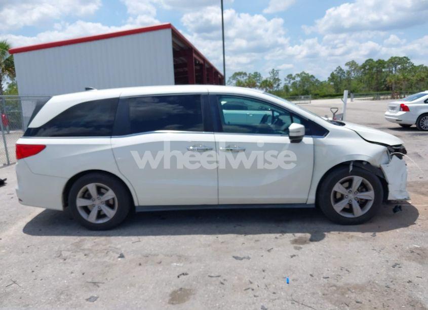 Photo 14 of 2018 Honda Odyssey EX-L (VIN 5FNRL6H76JB111027)