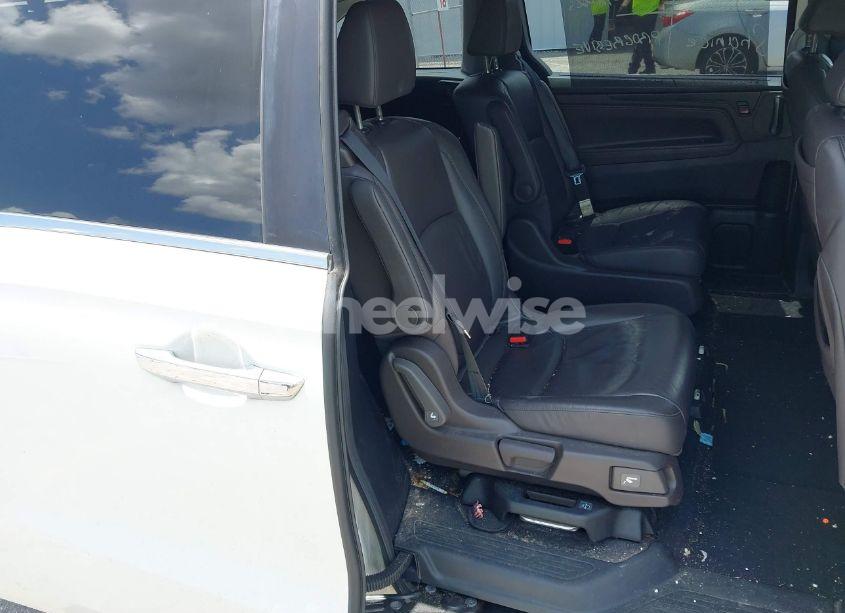 Photo 8 of 2018 Honda Odyssey EX-L (VIN 5FNRL6H76JB111027)