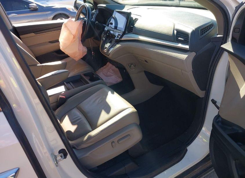 Photo 5 of 2019 Honda Odyssey EX-L (VIN 5FNRL6H76KB084218)