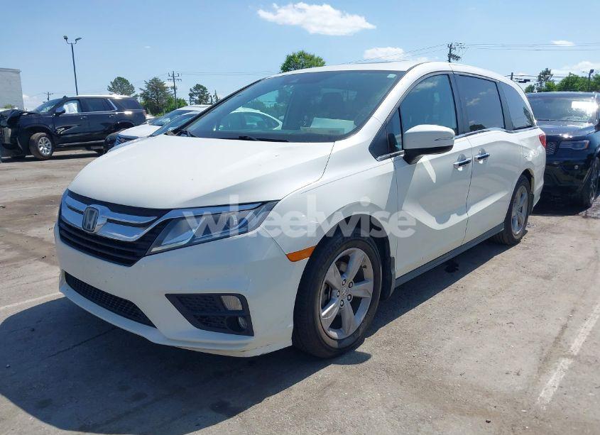 Photo 2 of 2019 Honda Odyssey EX-L (VIN 5FNRL6H76KB101969)