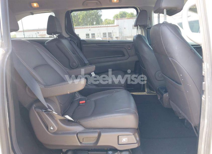 Photo 8 of 2019 Honda Odyssey EX-L (VIN 5FNRL6H76KB101969)