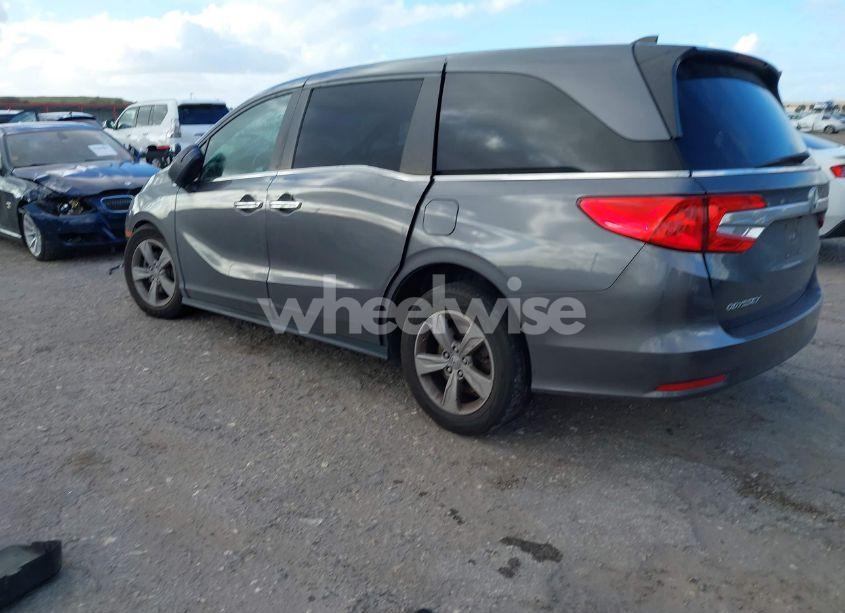 Photo 3 of 2019 Honda Odyssey EX-L (VIN 5FNRL6H76KB132896)