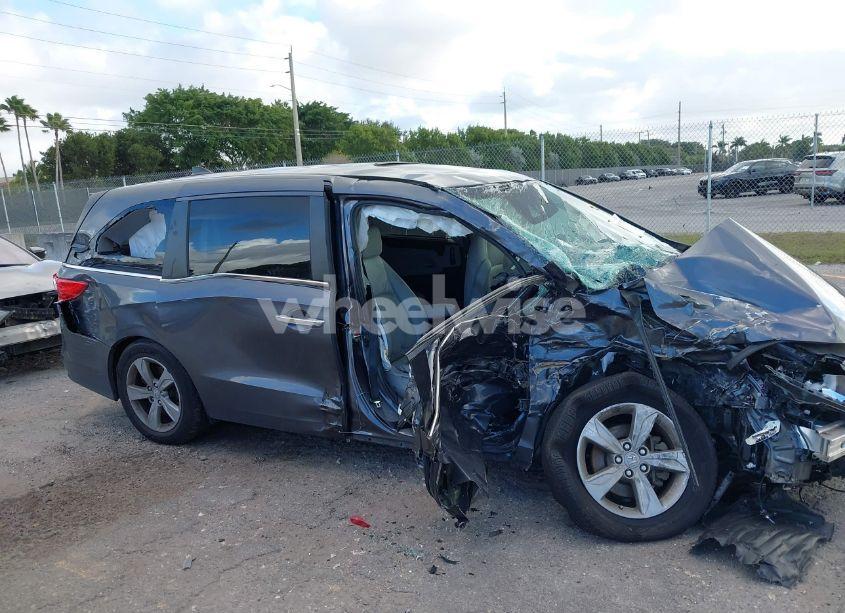 Photo 6 of 2019 Honda Odyssey EX-L (VIN 5FNRL6H76KB132896)