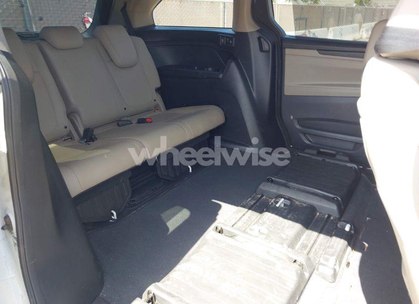 Photo 8 of 2020 Honda Odyssey (VIN 5FNRL6H76LB028748)