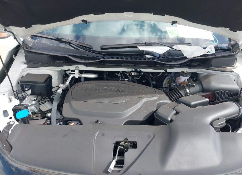Photo 10 of 2024 Honda Odyssey SPORT (VIN 5FNRL6H76RB067784)