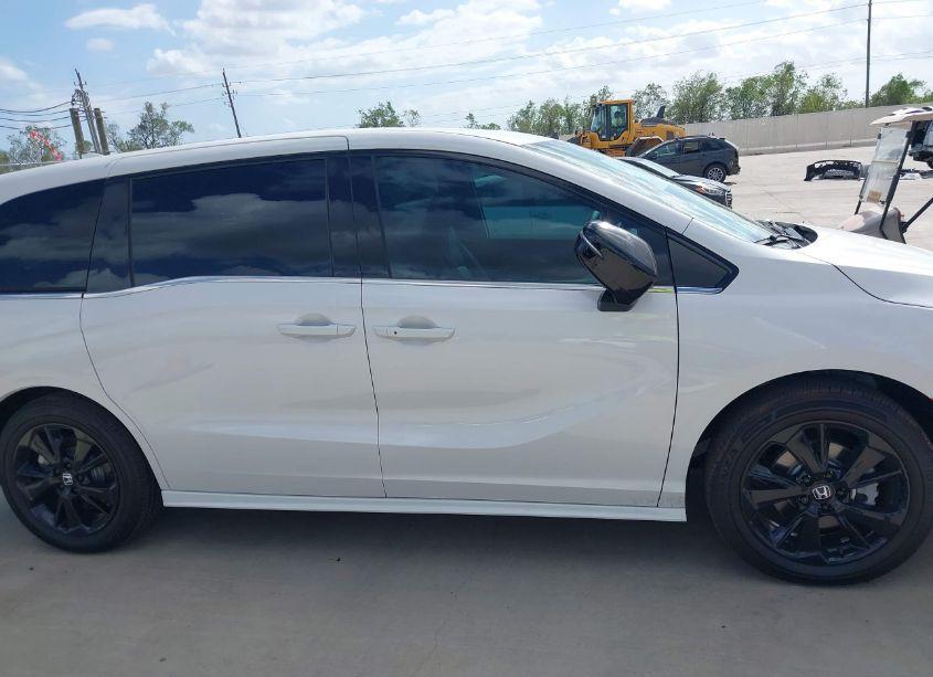 Photo 13 of 2024 Honda Odyssey SPORT (VIN 5FNRL6H76RB067784)