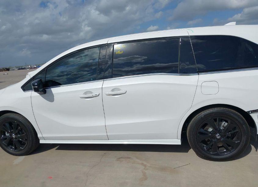 Photo 14 of 2024 Honda Odyssey SPORT (VIN 5FNRL6H76RB067784)