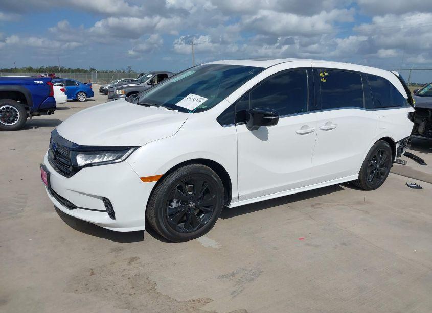 Photo 2 of 2024 Honda Odyssey SPORT (VIN 5FNRL6H76RB067784)