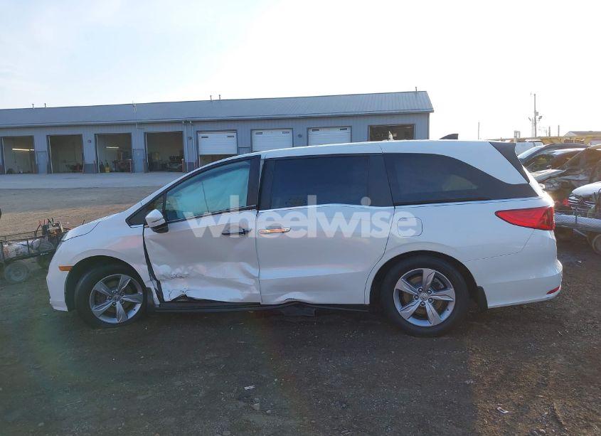 Photo 14 of 2018 Honda Odyssey EX-L (VIN 5FNRL6H77JB026441)