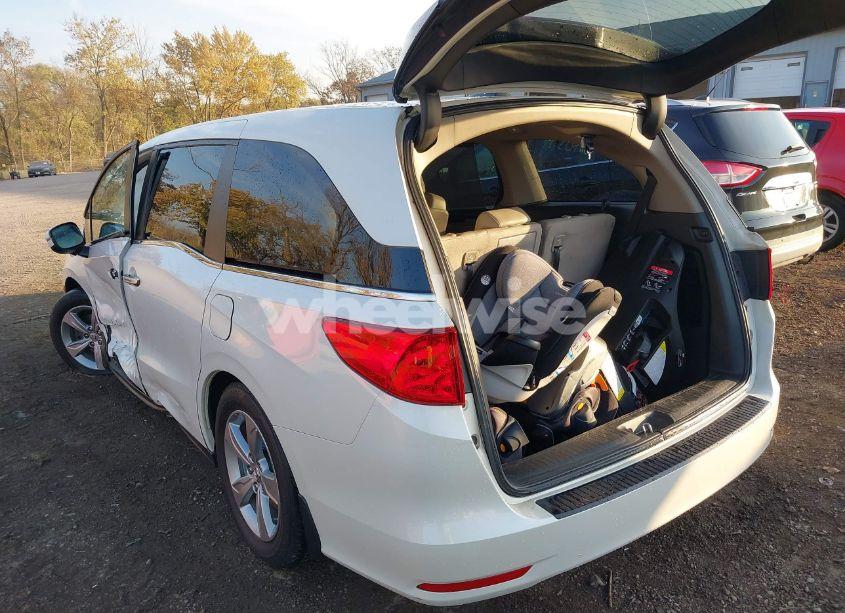 Photo 3 of 2018 Honda Odyssey EX-L (VIN 5FNRL6H77JB026441)