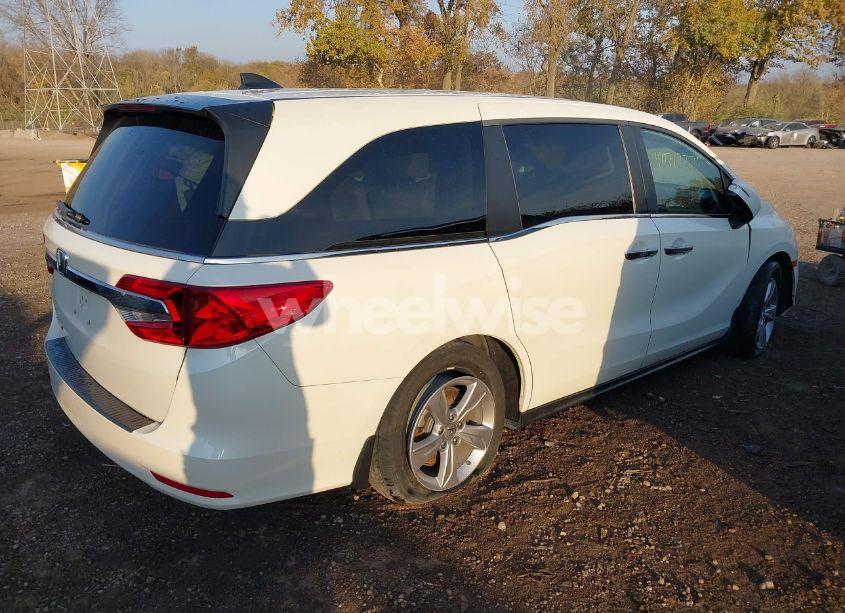 Photo 4 of 2018 Honda Odyssey EX-L (VIN 5FNRL6H77JB026441)
