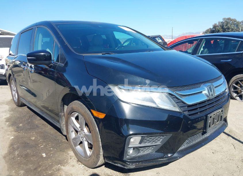 2018 Honda Odyssey EX-L (VIN 5FNRL6H77JB064686) main photo