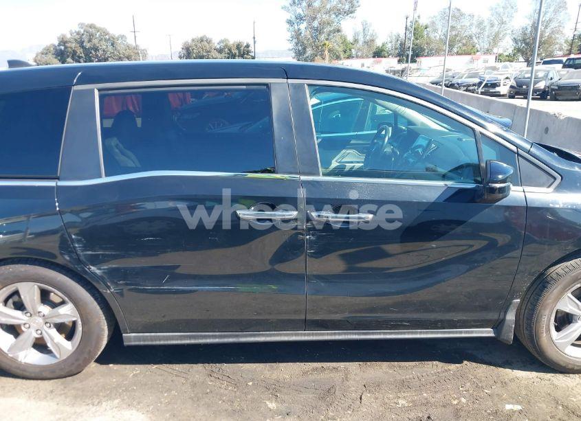Photo 13 of 2018 Honda Odyssey EX-L (VIN 5FNRL6H77JB064686)