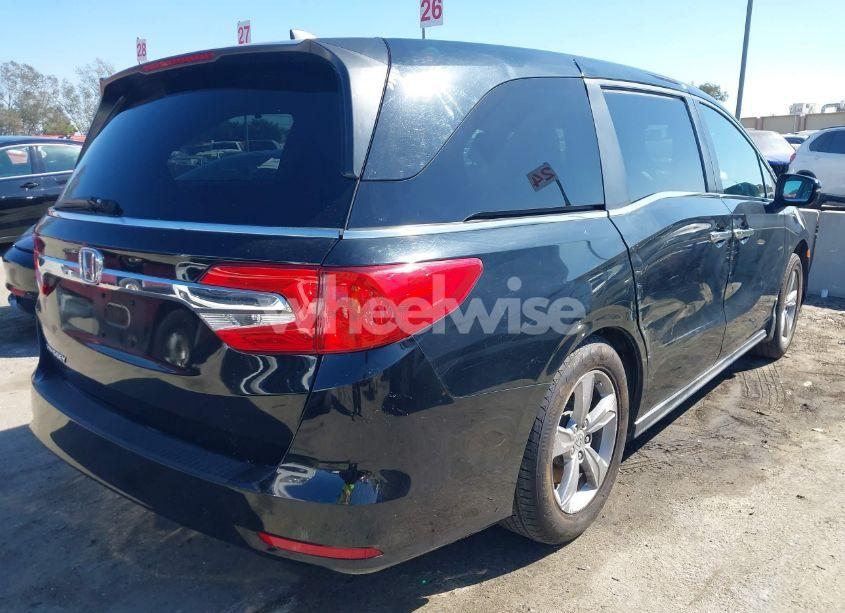 Photo 4 of 2018 Honda Odyssey EX-L (VIN 5FNRL6H77JB064686)