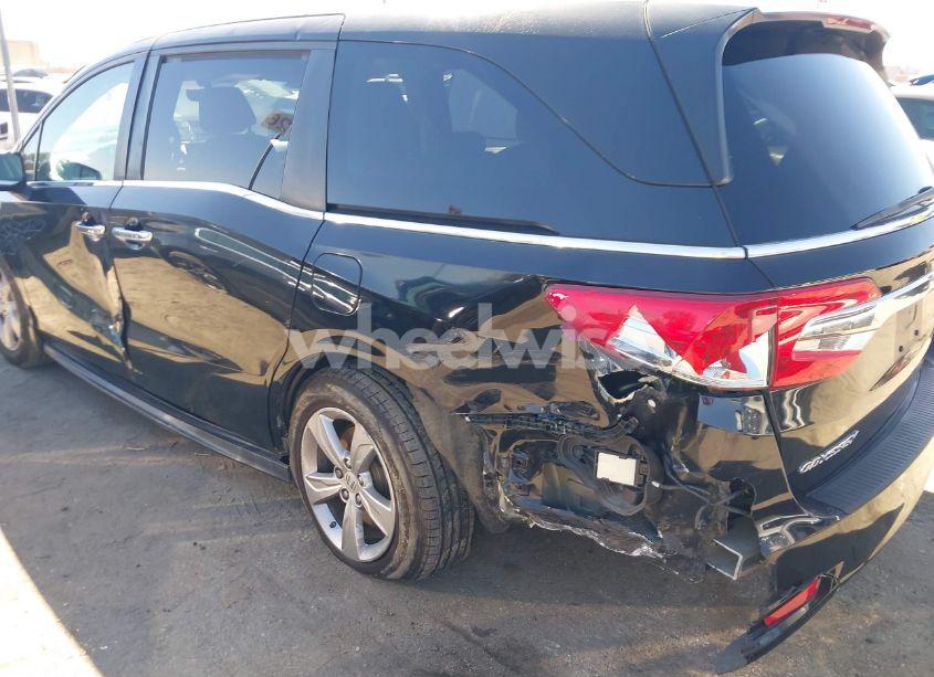 Photo 6 of 2018 Honda Odyssey EX-L (VIN 5FNRL6H77JB064686)