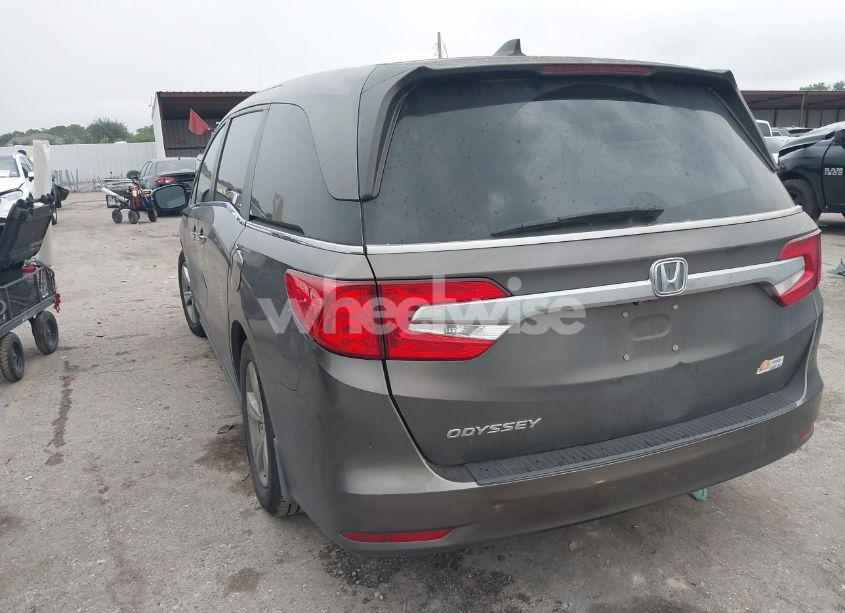 Photo 3 of 2018 Honda Odyssey EX-L (VIN 5FNRL6H77JB074599)