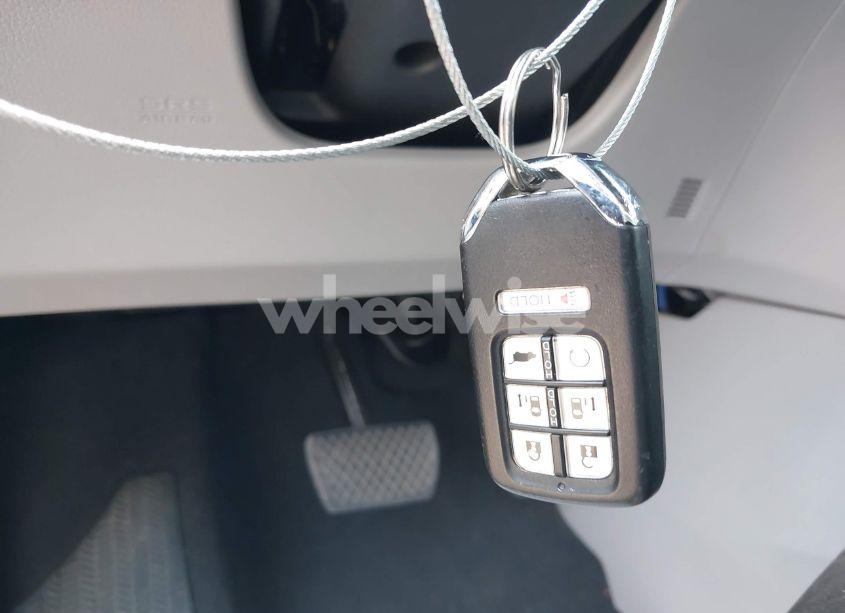 Photo 11 of 2018 Honda Odyssey EX-L (VIN 5FNRL6H77JB079219)