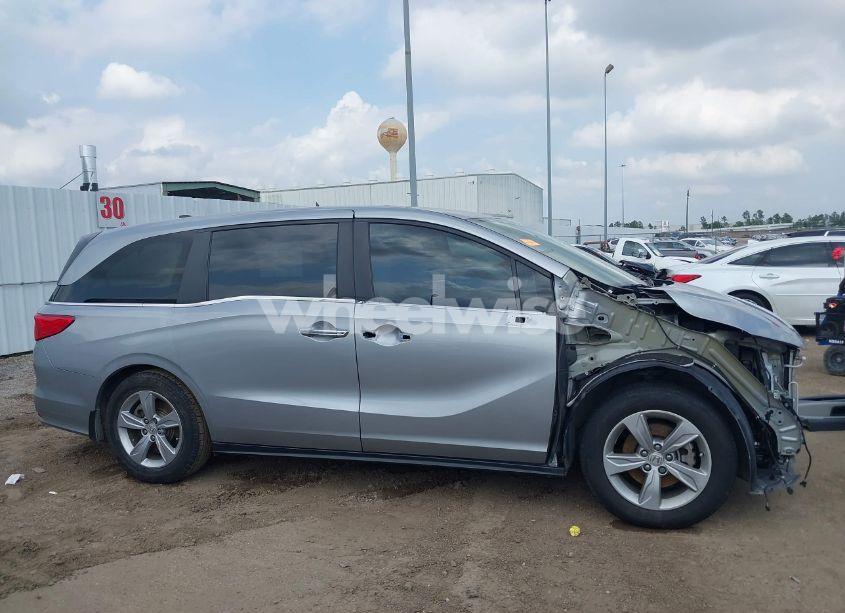 Photo 14 of 2018 Honda Odyssey EX-L (VIN 5FNRL6H77JB079219)