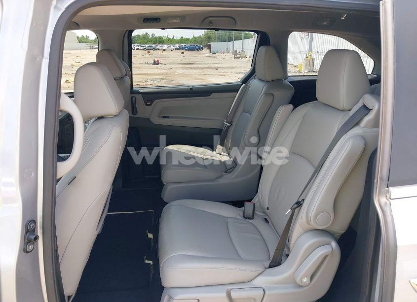 Photo 8 of 2018 Honda Odyssey EX-L (VIN 5FNRL6H77JB079219)