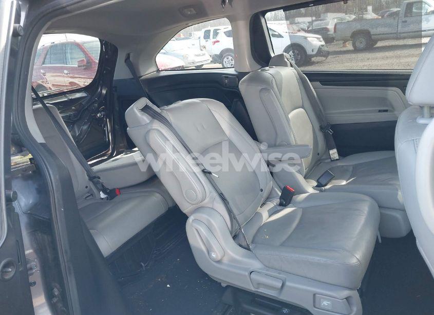 Photo 8 of 2018 Honda Odyssey EX-L (VIN 5FNRL6H77JB101803)