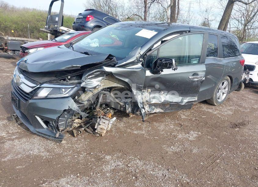 Photo 2 of 2019 Honda Odyssey EX-L (VIN 5FNRL6H77KB038140)