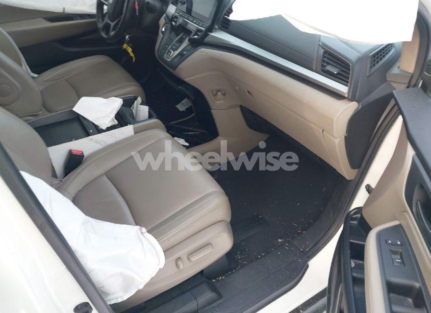 Photo 5 of 2019 Honda Odyssey EX-L (VIN 5FNRL6H77KB085572)