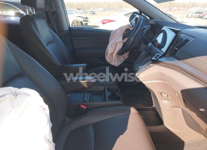 Photo 5 of 2019 Honda Odyssey EX-L (VIN 5FNRL6H77KB097835)