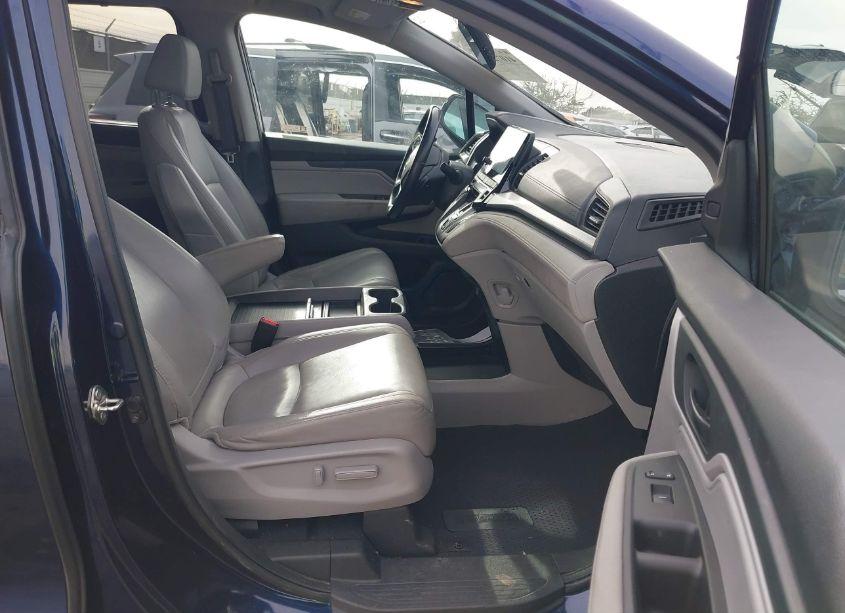 Photo 5 of 2019 Honda Odyssey EX-L (VIN 5FNRL6H77KB127822)