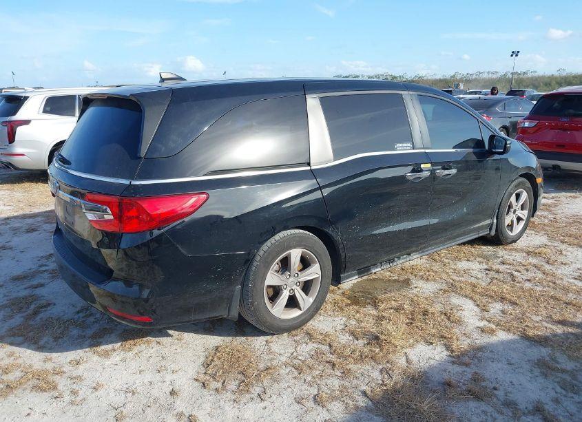 Photo 4 of 2020 Honda Odyssey (VIN 5FNRL6H77LB019220)