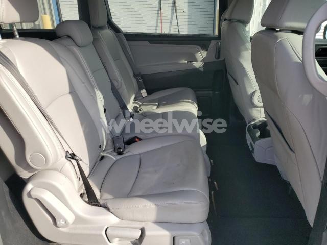 Photo 2 of 2020 HONDA ODYSSEY EXL (VIN 5FNRL6H77LB021856)