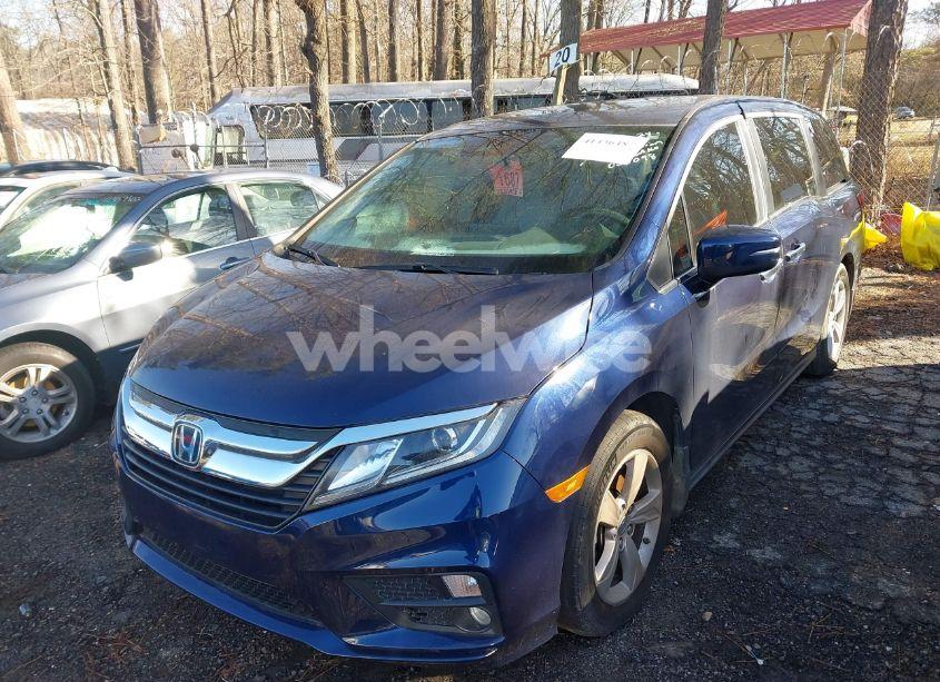 Photo 2 of 2020 Honda Odyssey EX-L/EX-L W/NAVI RES (VIN 5FNRL6H77LB055098)