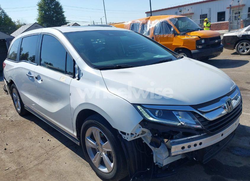 2020 Honda Odyssey EX-L/EX-L W/NAVI RES (VIN 5FNRL6H77LB058485) main photo