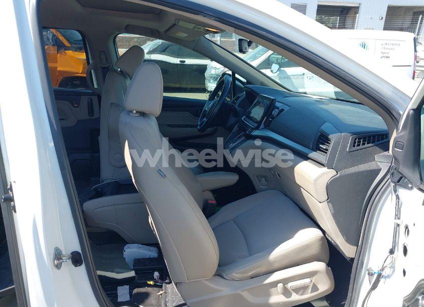 Photo 5 of 2020 Honda Odyssey EX-L/EX-L W/NAVI RES (VIN 5FNRL6H77LB058485)