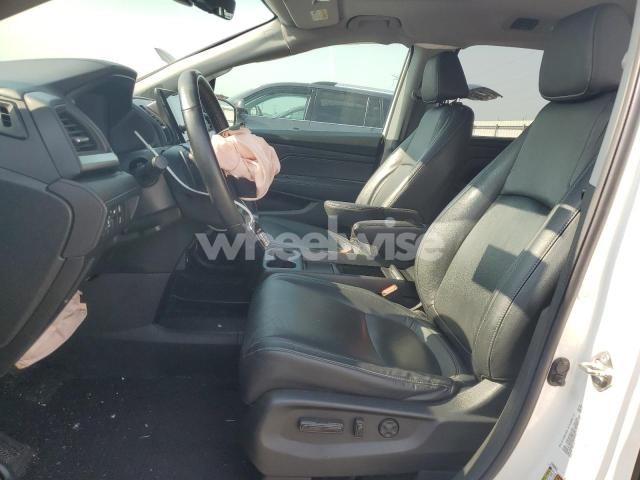 Photo 3 of 2021 HONDA ODYSSEY EXL (VIN 5FNRL6H77MB015234)