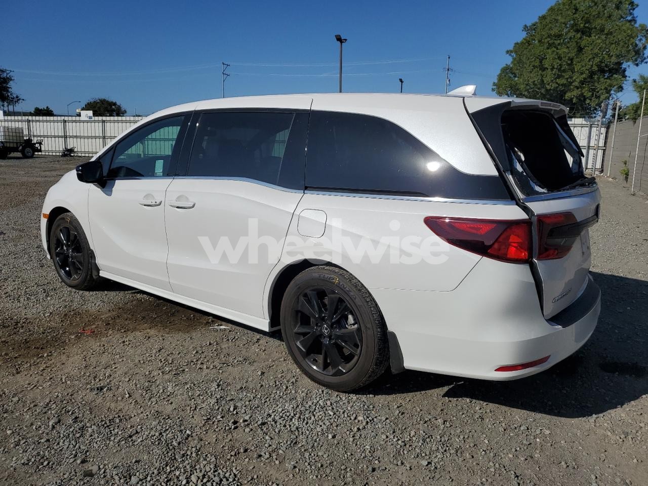 Photo 2 of 2024 HONDA ODYSSEY SPORT (VIN 5FNRL6H77RB059404)