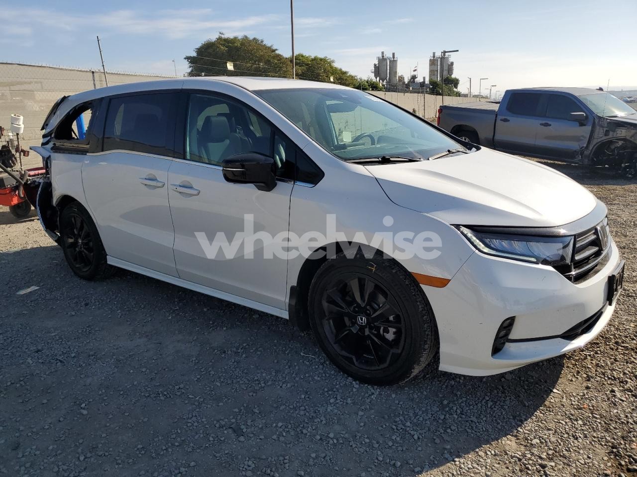 Photo 4 of 2024 HONDA ODYSSEY SPORT (VIN 5FNRL6H77RB059404)