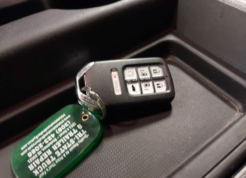 Photo 11 of 2018 Honda Odyssey EX-L (VIN 5FNRL6H78JB031406)