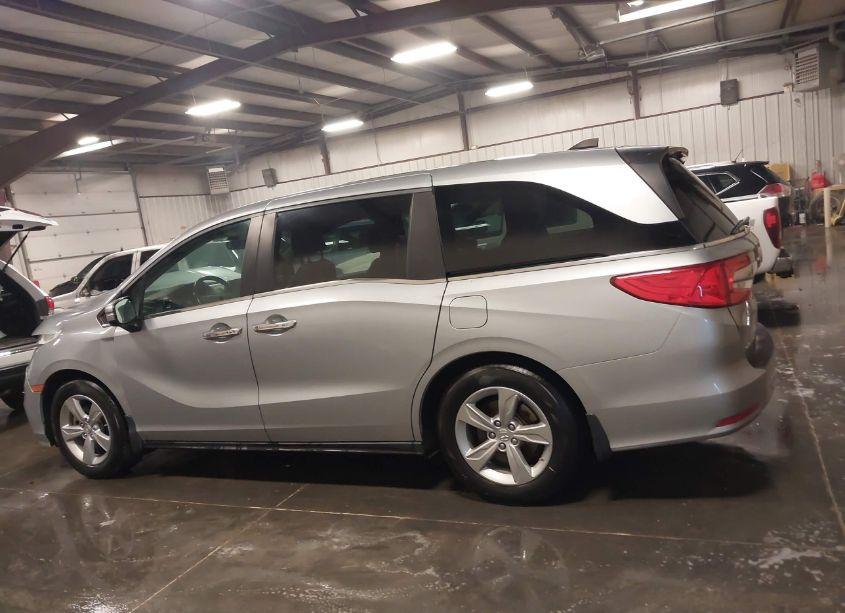 Photo 14 of 2018 Honda Odyssey EX-L (VIN 5FNRL6H78JB031406)