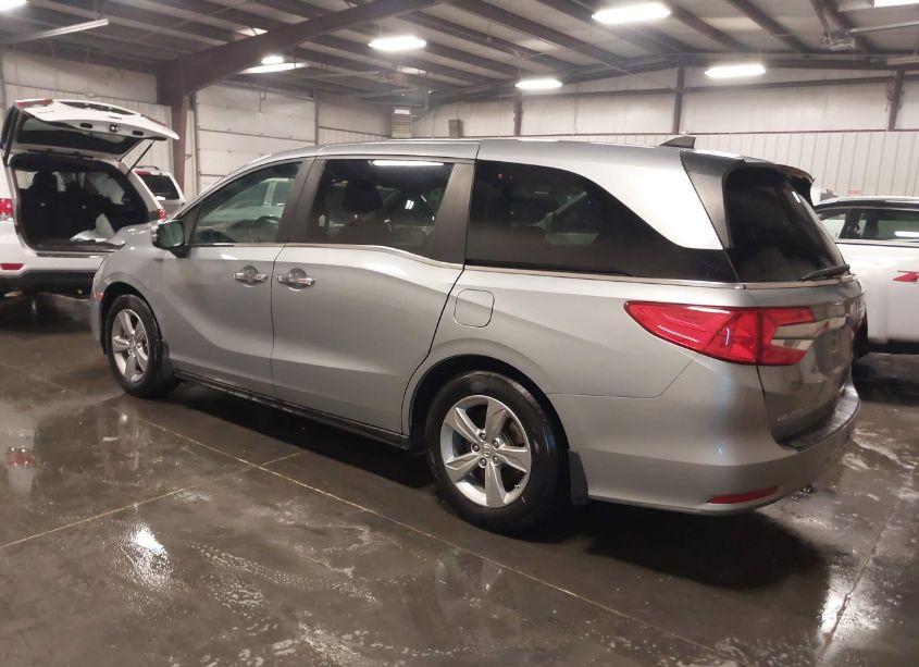 Photo 3 of 2018 Honda Odyssey EX-L (VIN 5FNRL6H78JB031406)