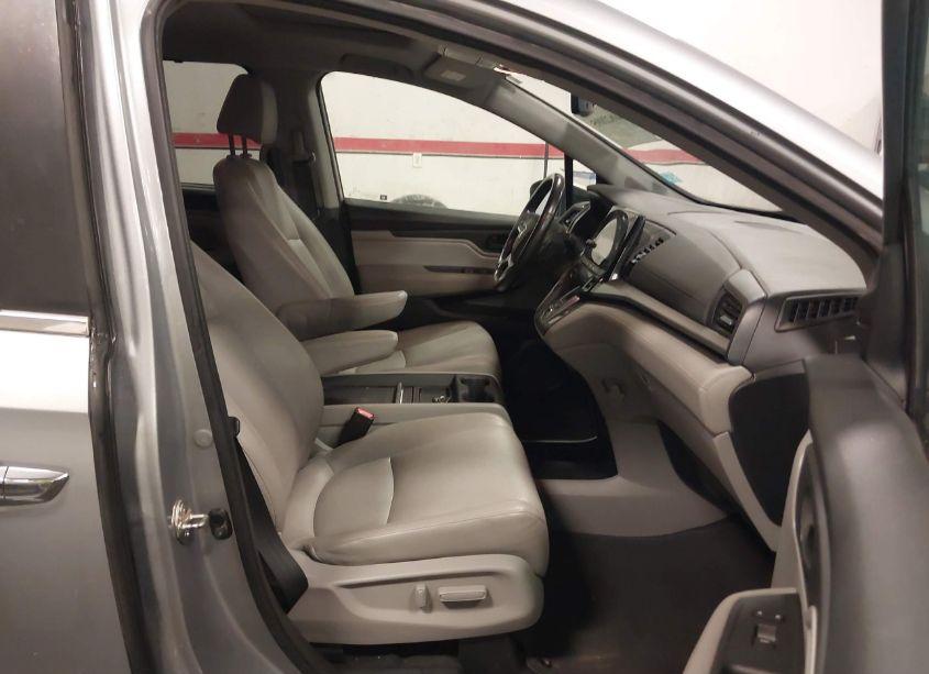 Photo 5 of 2018 Honda Odyssey EX-L (VIN 5FNRL6H78JB031406)