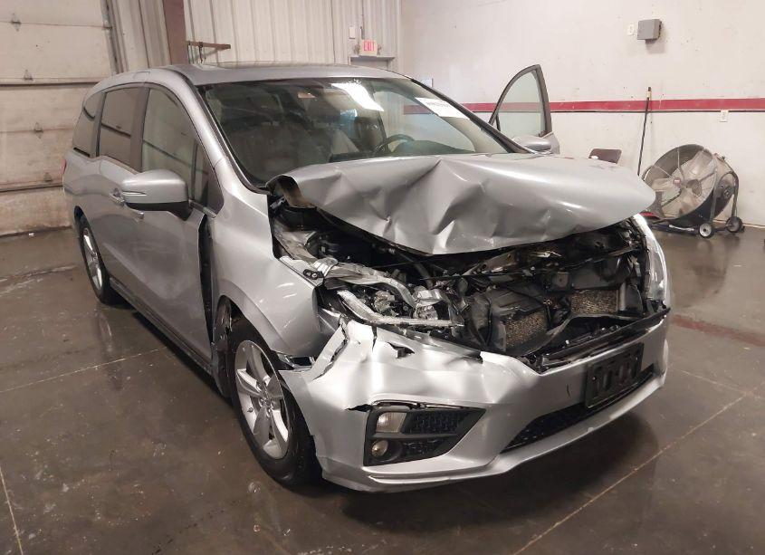 Photo 6 of 2018 Honda Odyssey EX-L (VIN 5FNRL6H78JB031406)